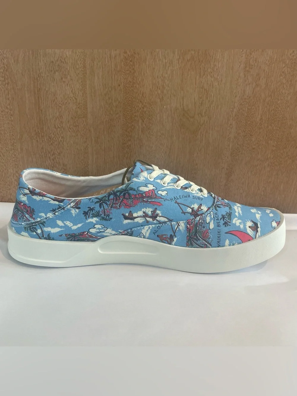 OluKai x Kahala Tradewind Ocean Spray Outrigger Mens US 11.5 Beach Hawaii Shoes